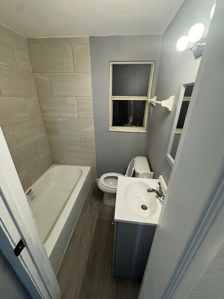 Building Photo - 5253 Kylan Dr N