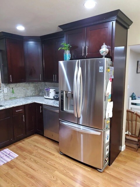 Building Photo - 524 Maple Ave