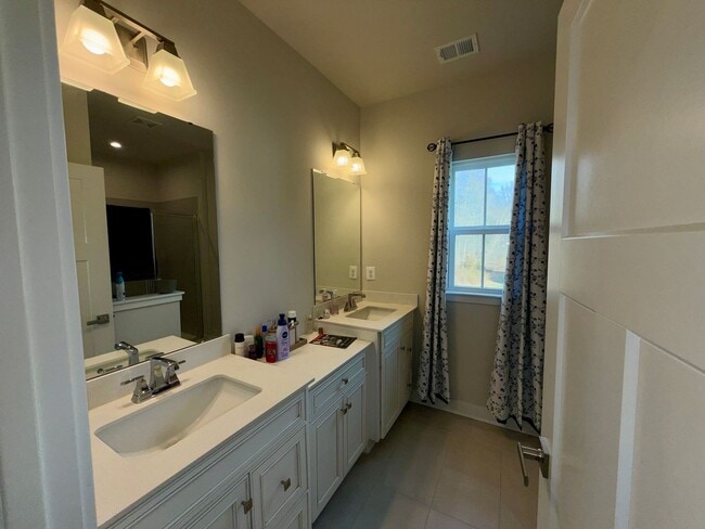 Building Photo - Welcome to the Village at Pine View!