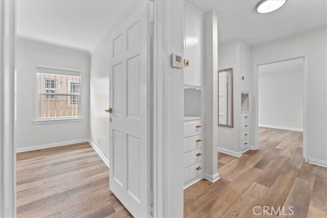 Building Photo - 9801 S Hobart Blvd