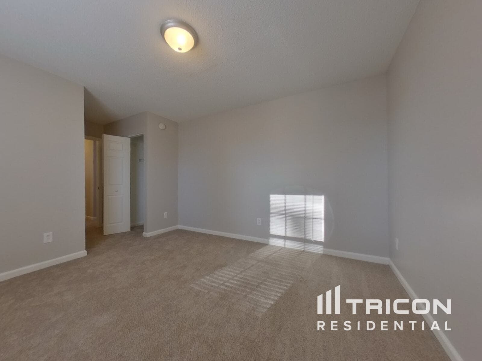 Building Photo - 386 Fox Trot Dr