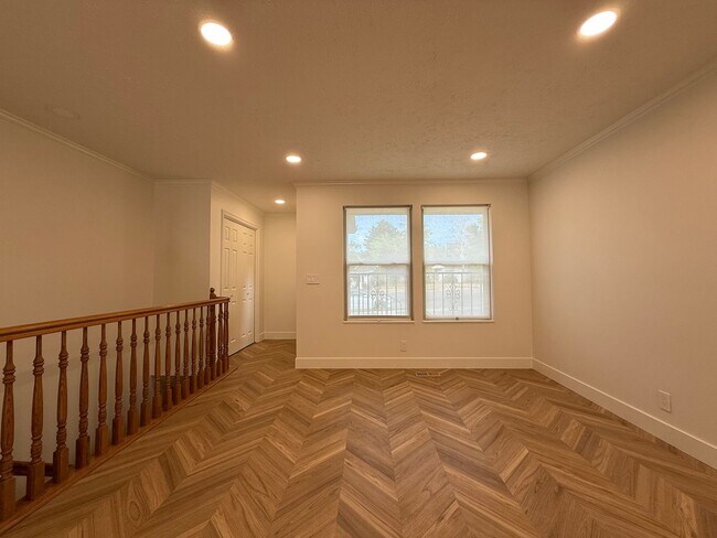 Building Photo - Beautifully Updated Home in Holladay
