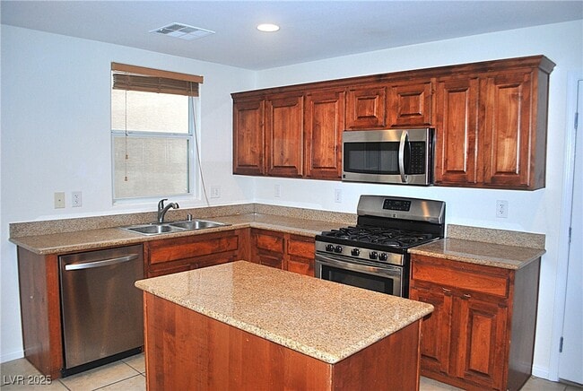 Building Photo - 9037 W Victor Creek Ave