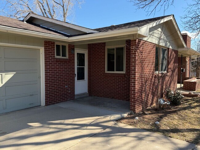 Building Photo - Open and Bright 3BD Home in Desirable Boulder Neighborhood