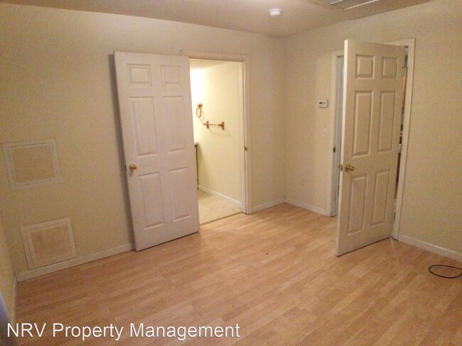 Building Photo - 2 br, 2.5 bath House - 911 Sanford Street