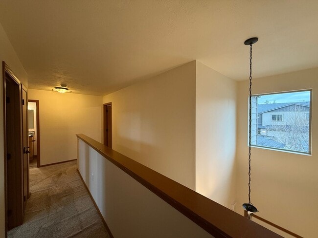 Building Photo - 612 S Chronicle Rd