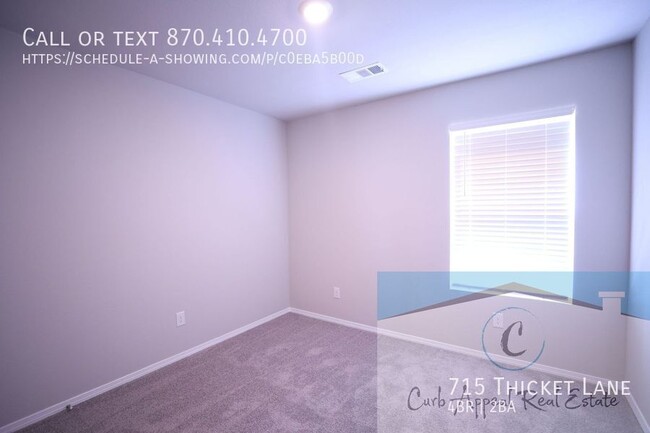 Building Photo - 715 Thicket Ln