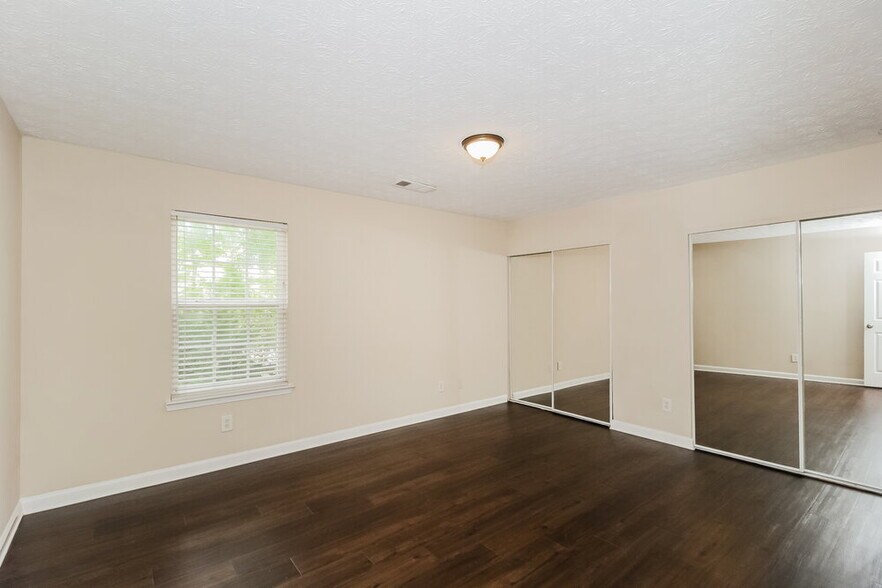 Building Photo - 12 Red Maple Way