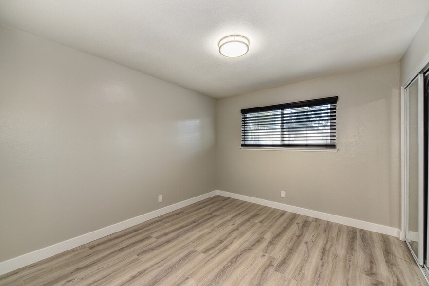 Building Photo - 9626 Knickers Ct