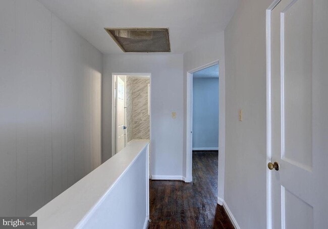 Building Photo - 2536 Loyola Northway