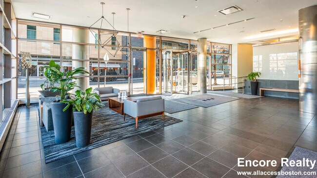 Building Photo - 285 Third St. Unit 506