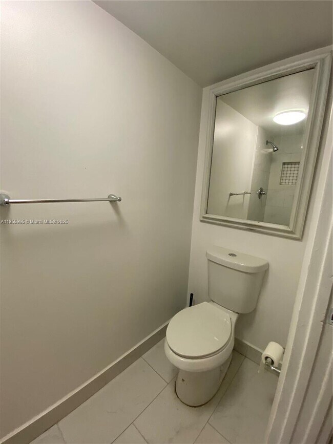 Building Photo - 2705 W 64th Pl