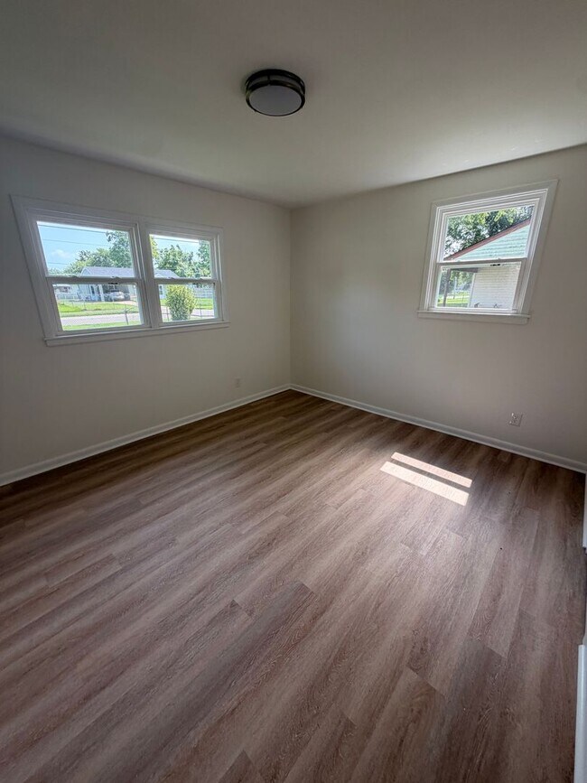 Building Photo - 7306 Nathan Hale Way