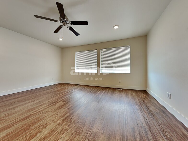 Building Photo - 1427 92nd Way SE