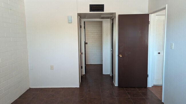 Building Photo - One Bedroom and One Bath Town Home Rental
