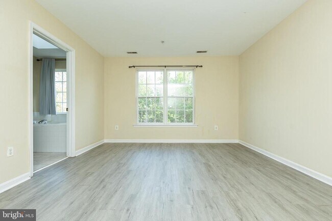 Building Photo - 8213 Brooktree St