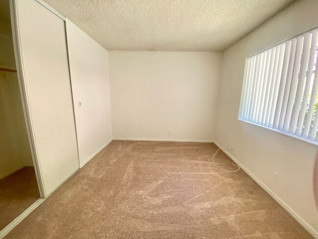 Building Photo - 3654 Summershore Ln