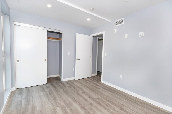 Building Photo - 4312 Elizabeth St