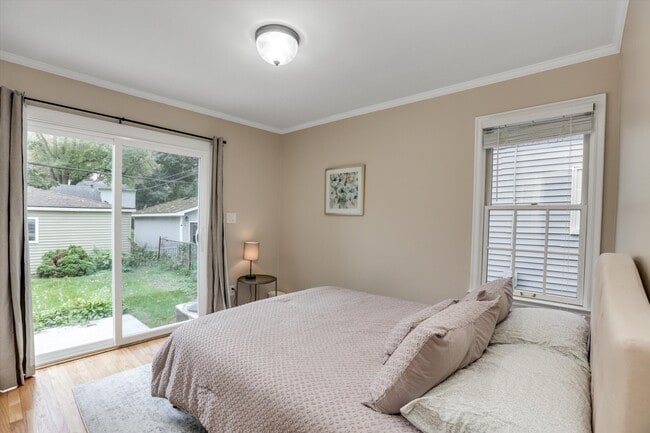 Building Photo - 498 Ann St