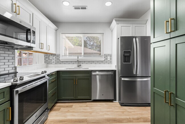 Building Photo - 1724 Placid Ct