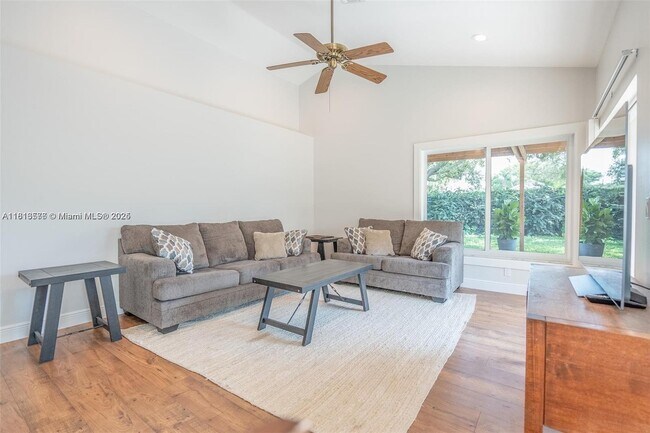 Building Photo - 2675 Oak Park Cir