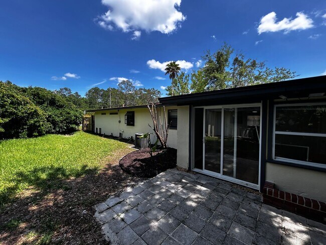 Building Photo - Charming, Newly Renovated 3-Bedroom Home w...