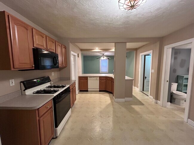 Building Photo - 82 Exchange St