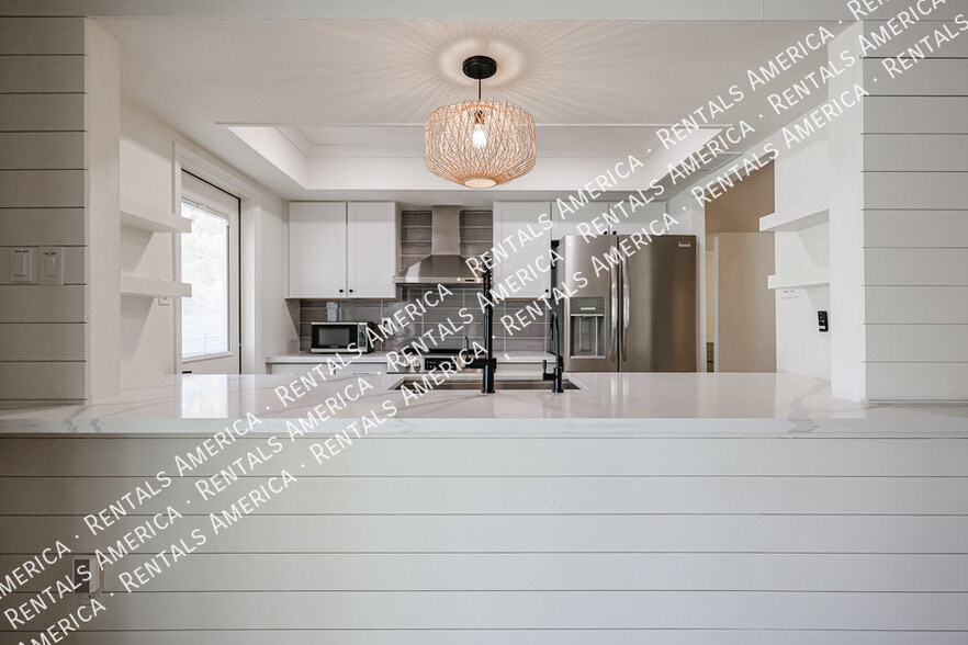 Building Photo - 1430 E Bell De Mar Dr