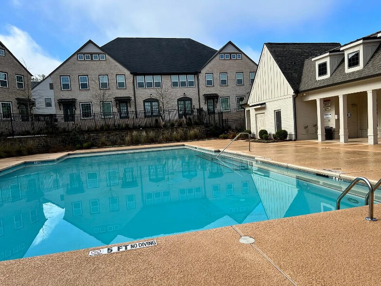 Building Photo - 2426 Figaro Dr