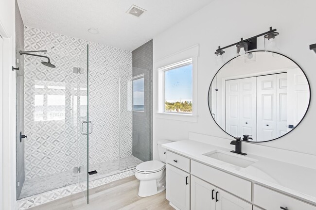 Building Photo - Newly Renovated Beach Front Four Bedroom Home