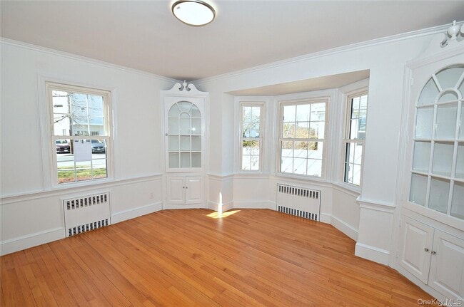 Building Photo - 27 N Lewis Pl