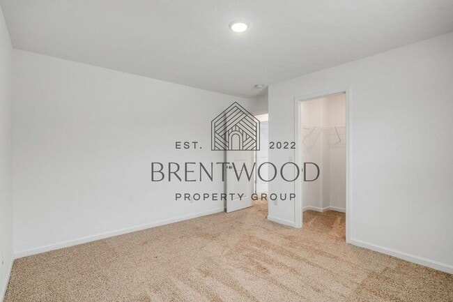 Building Photo - 7237 Gln Pk Wy