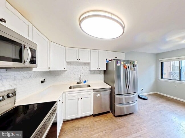 Building Photo - 18428 Point Seneca Pl