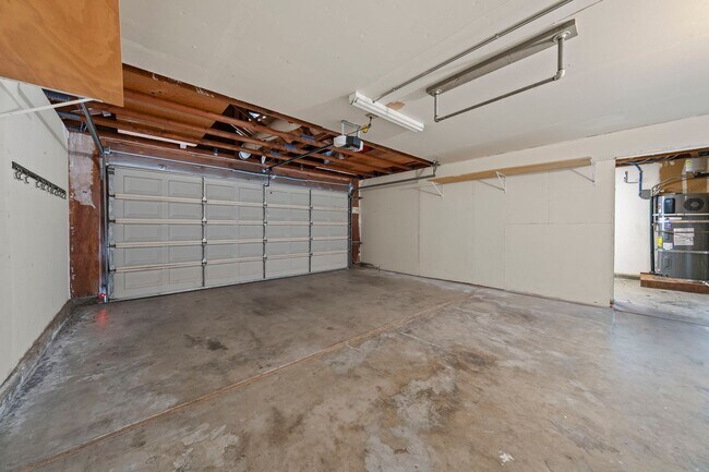 Building Photo - Single-Story El Dorado Hills Home with Vau...