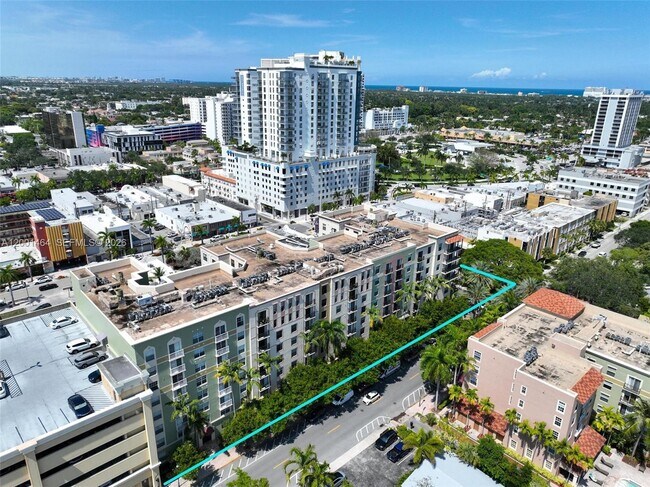 Building Photo - 1919 Van Buren St
