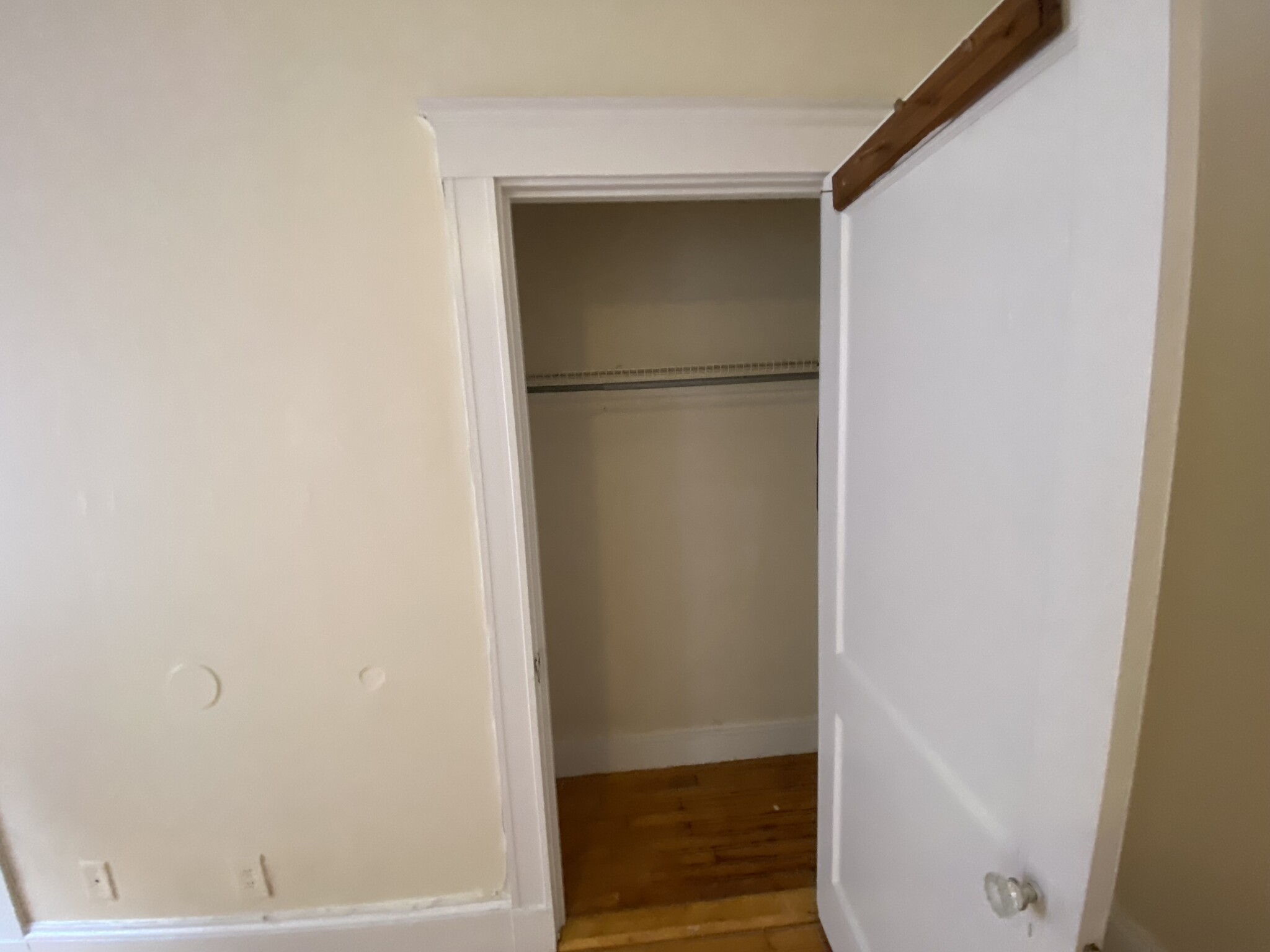 Building Photo - 10 Barrows St