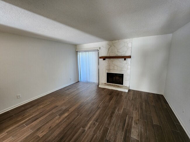 Building Photo - 6399 Baker Ct