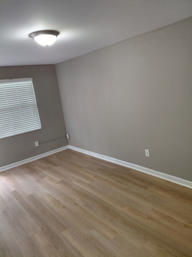 Building Photo - 548 Thurmond St NW