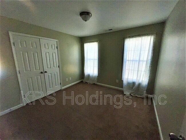 Building Photo - 8164 Rolling Glenn Dr