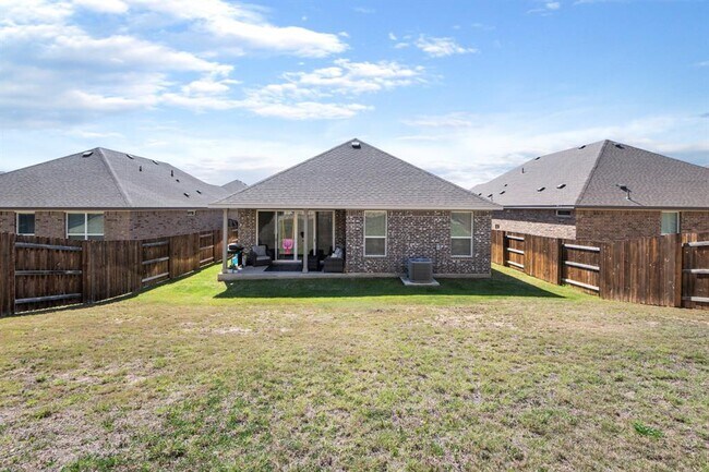 Building Photo - 620 Peace Pipe Way