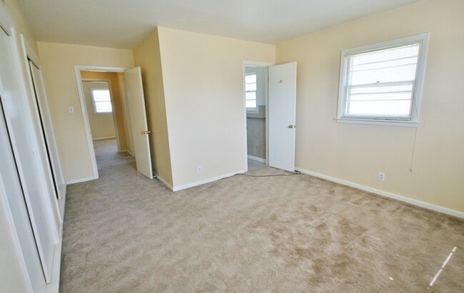 Building Photo - 3 Bed, 2 Bath, Highland School District