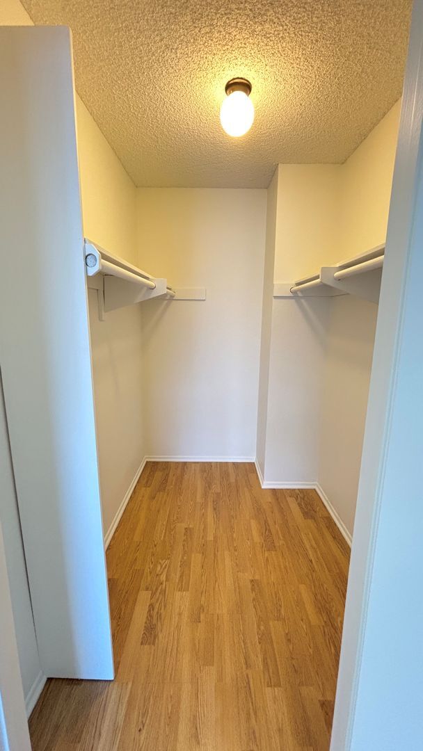 Building Photo - Lovely 4-bedrom 2.5-bath Condo In Panorama...