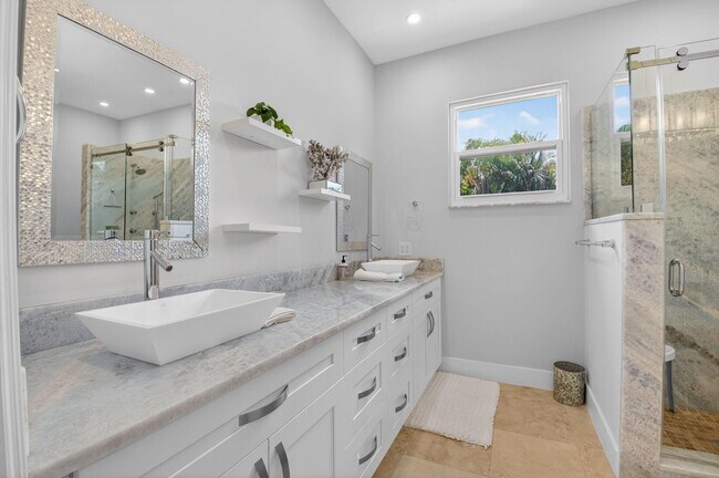 Building Photo - 122 Andrews Ave