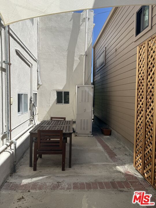 Building Photo - 1410 Maltman Ave