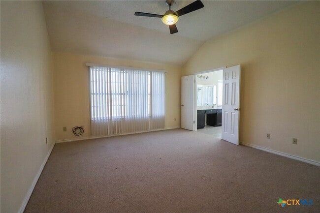 Building Photo - 608 Totem Trail