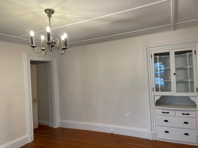 183A living - 183 Washington St