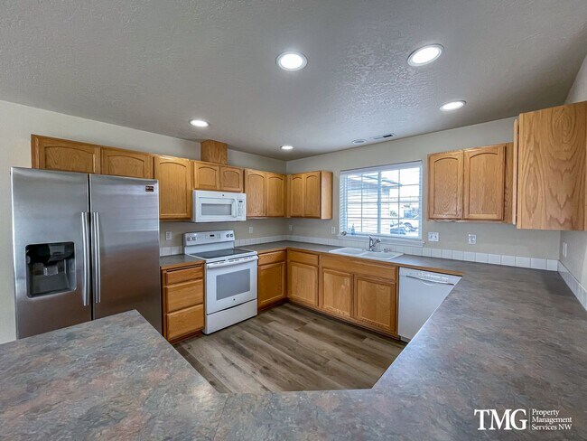 Building Photo - 3BD Ranch in Desirable Pasco Neighborhood