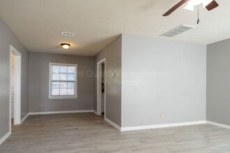 Building Photo - 4722 E Elm St