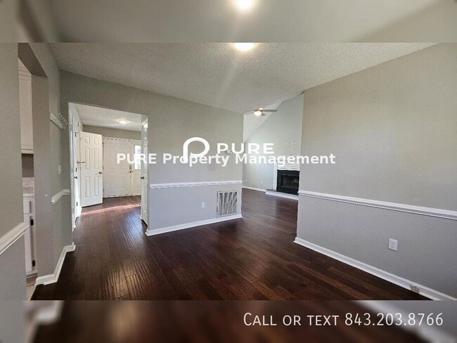 Building Photo - Spacious 3 Bedroom Home!!