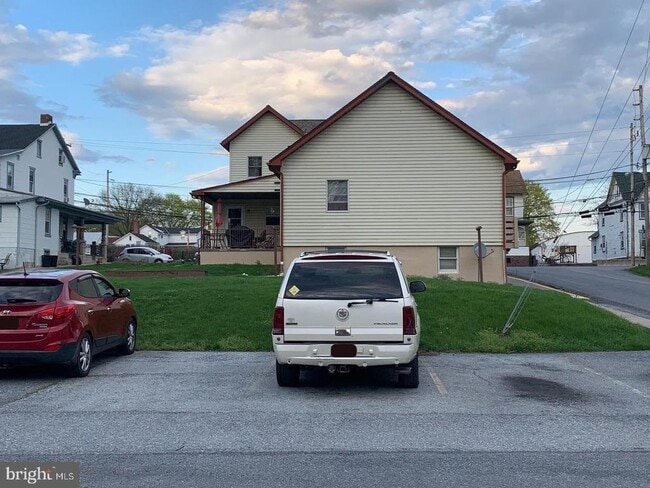 Building Photo - 2101 Main St